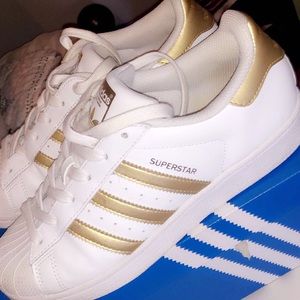 Adidas superstars